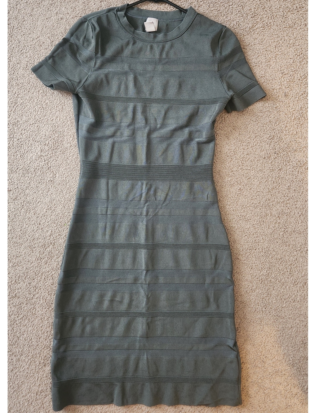 H&M Olive Green Short Sleeve Midi Dress